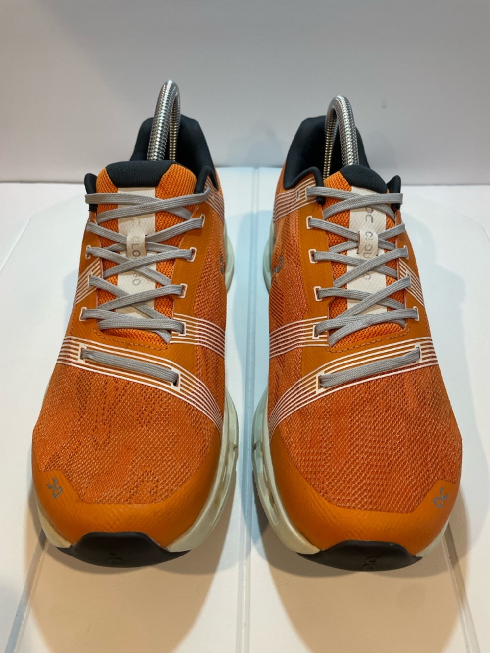 On Cloud Cloudgo Orange White Athletic Sneakers Running Shoes Men’s 9.5 Tumeric